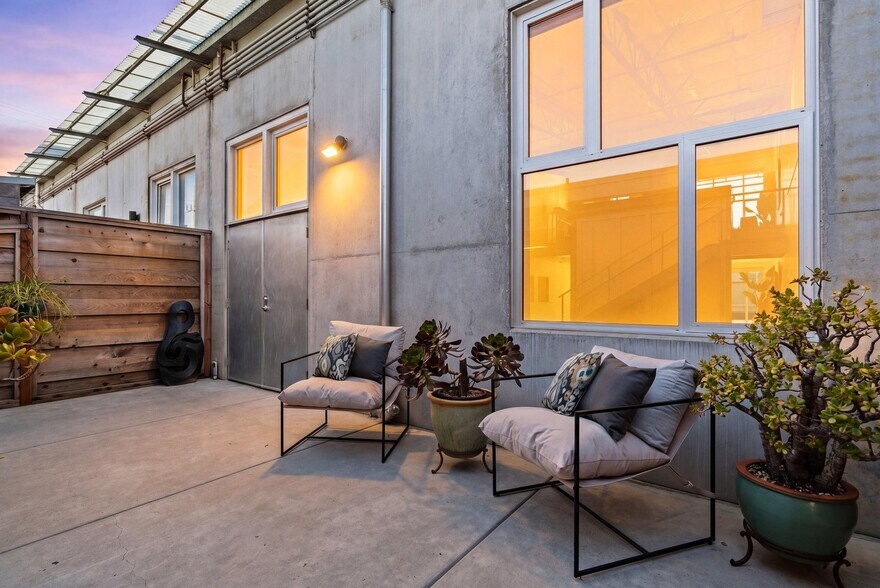More Photos Of 108 High Rd, Santa Cruz Flex For Sale