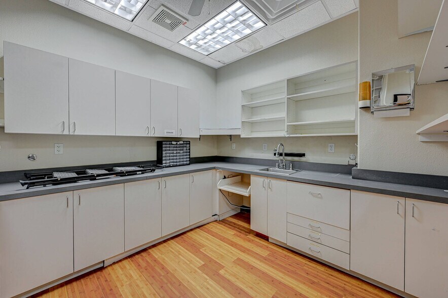 More Photos Of 3650 S Eastern Ave, Las Vegas Medical For Sale