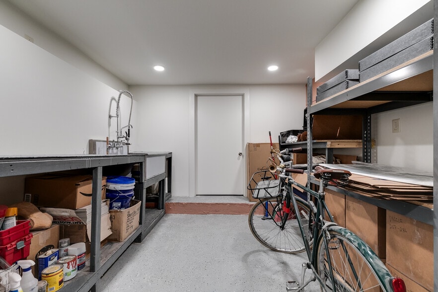 More Photos Of 215 W Clay St, Richmond Office Residential For Sale