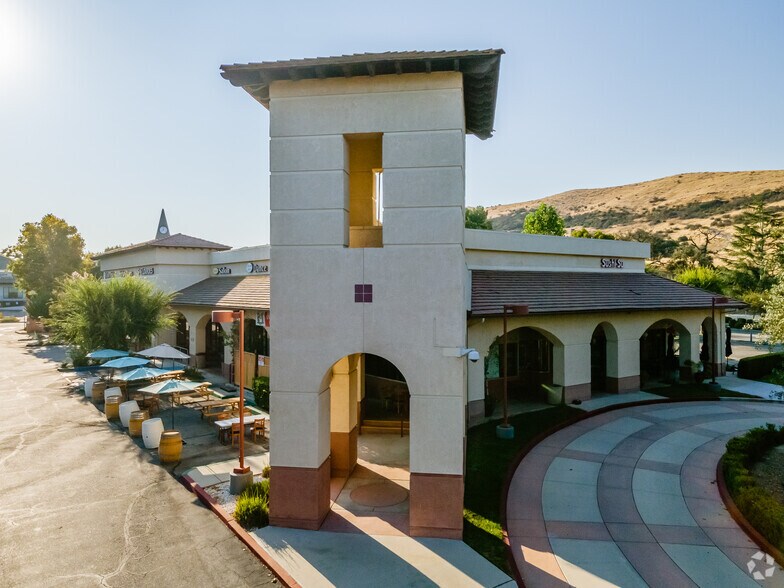 More Photos Of 29041-29045 Agoura Rd, Agoura Hills Movie Theatre For Sale