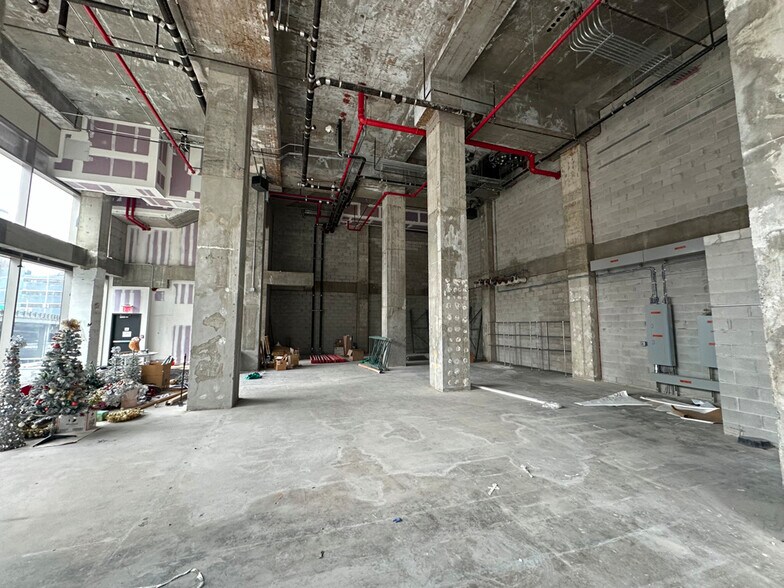 More Photos Of 400 W 42nd St, New York Hospitality For Sale