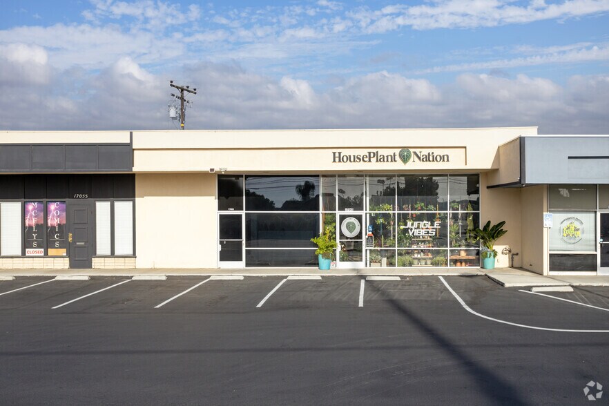 More Photos Of 17055 Newland St, Huntington Beach Unknown For Lease