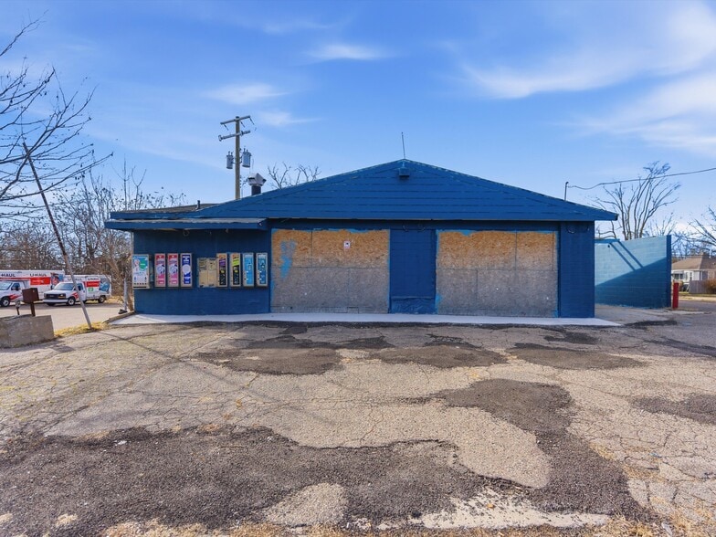 More Photos Of 684 Auburn Ave, Pontiac Auto Repair For Sale