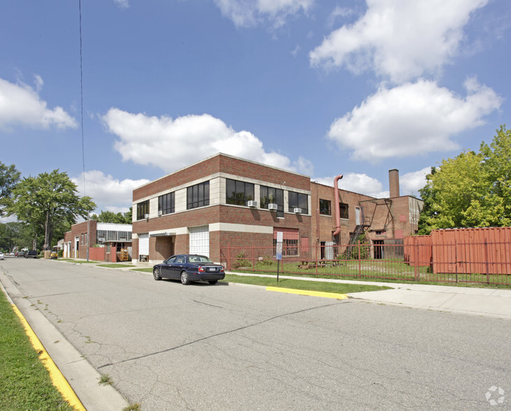 Primary Photo Of 721 E Saratoga St, Ferndale Warehouse For Lease