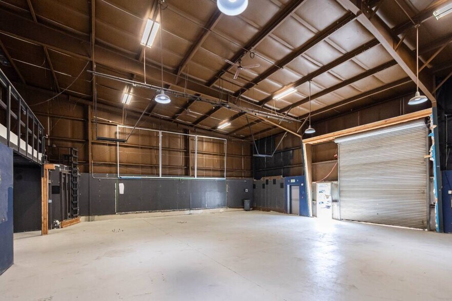 More Photos Of 381-389 Nevada St, Auburn Flex For Lease