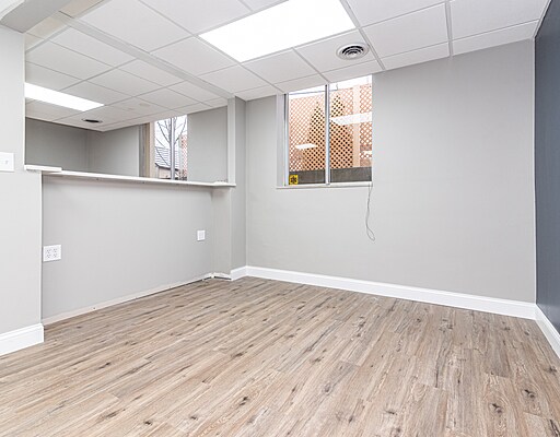 More Photos Of 16975-16991 Farmington Rd, Livonia Medical For Lease