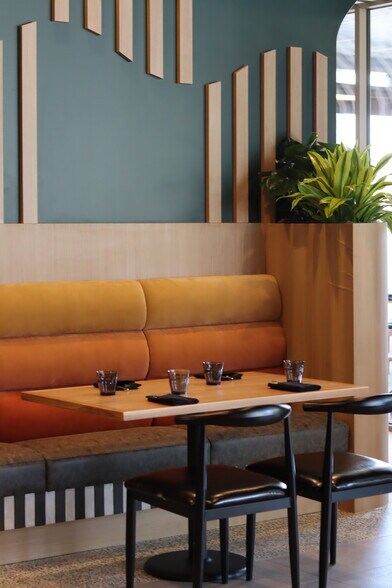 More Photos Of 2000 Main St, Irvine Restaurant For Lease