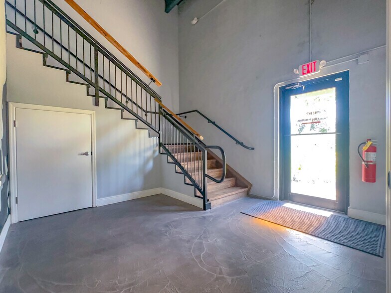 More Photos Of 2500 S Harbor City Blvd, Melbourne Unknown For Lease