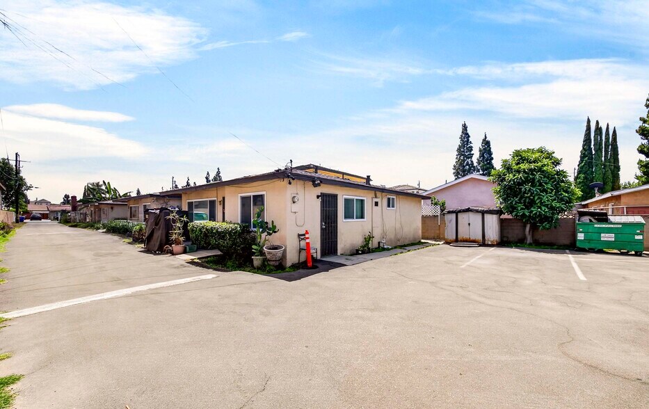 More Photos Of 15013 Indiana Ave, Paramount Apartments For Sale