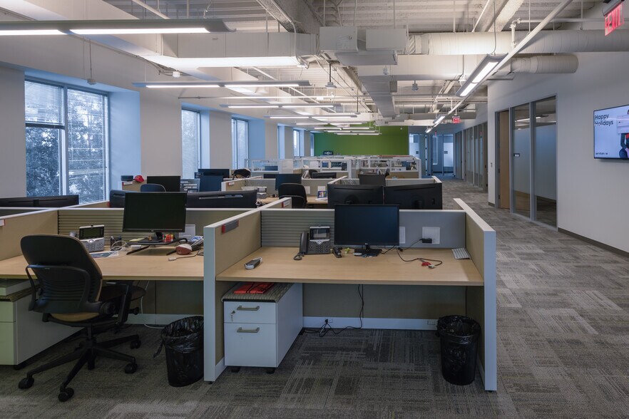 More Photos Of 15725 Dallas Pky, Addison Office Residential For Lease