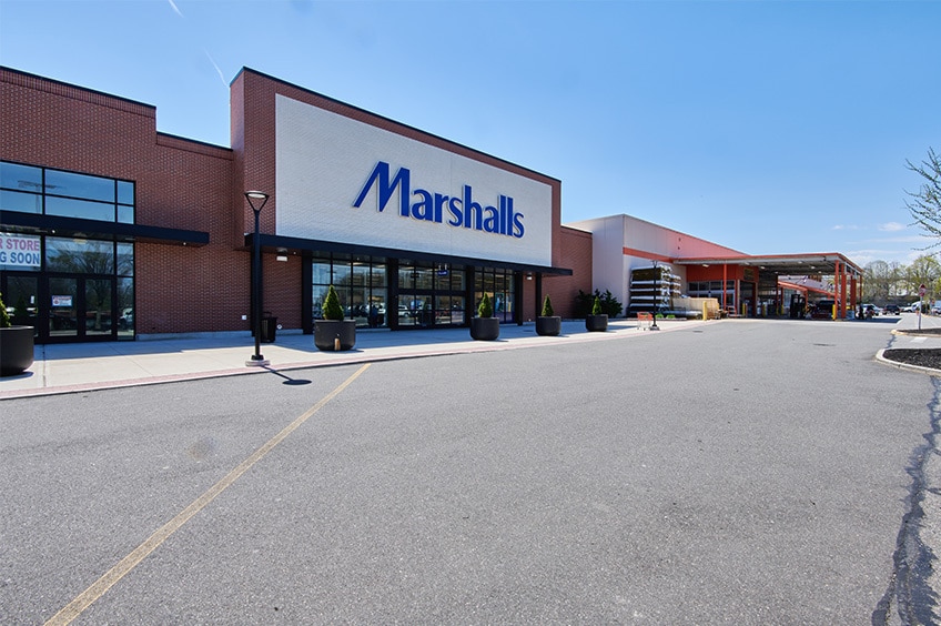 More Photos Of 839 New York Ave, Huntington Unknown For Lease