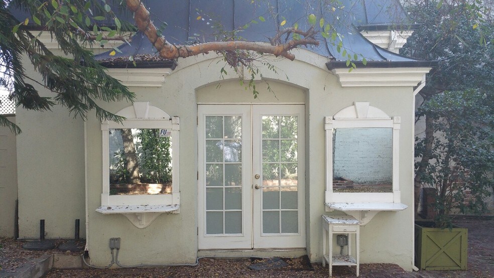 More Photos Of 818-820 N La Cienega Blvd, West Hollywood Office For Lease