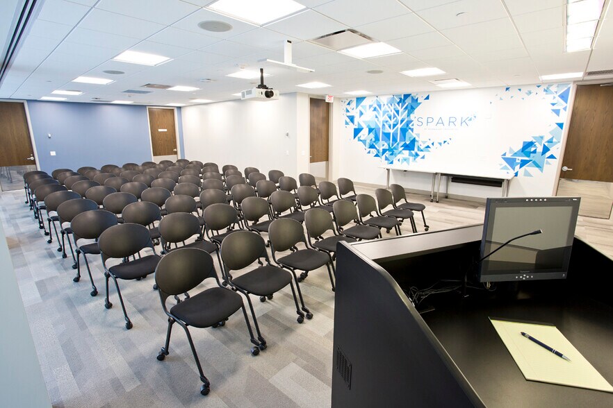 More Photos Of 1 PPG Pl, Pittsburgh Office For Lease