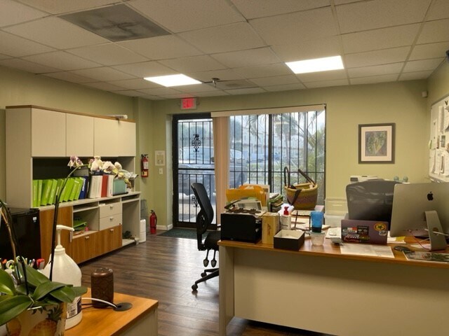 More Photos Of 1109 25th St, West Palm Beach Light Distribution For Lease