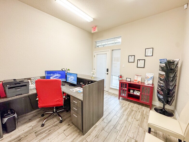 More Photos Of 15901 Central Commerce Dr, Pflugerville Office For Lease