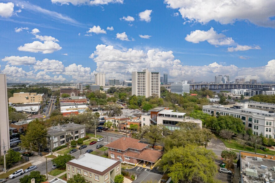 More Photos Of 1604 Margaret St, Jacksonville Bank For Lease