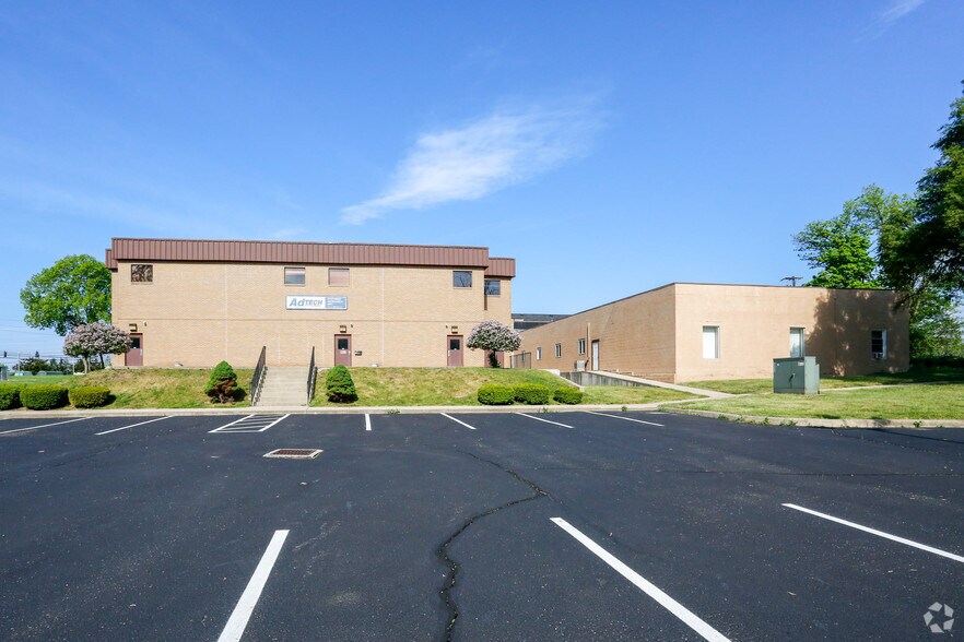 More Photos Of 1340-1350 N Fairfield Rd, Dayton Office For Sale