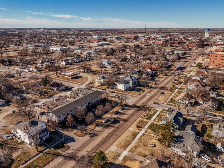 More Photos Of 401 E Avenue A, Hutchinson Apartments For Sale