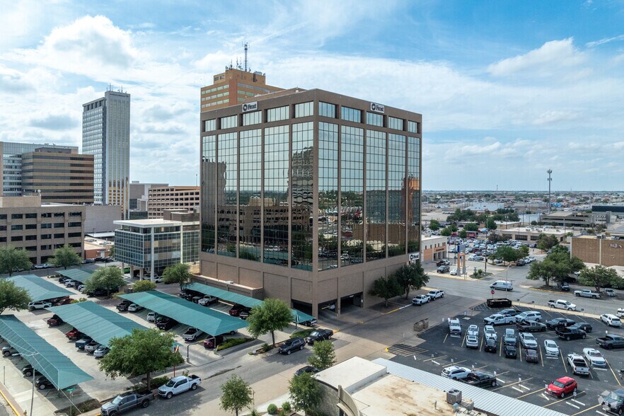 More Photos Of 508 W Wall St, Midland Office For Lease