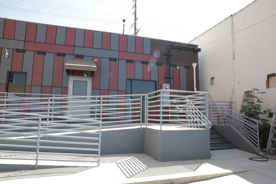 More Photos Of 2909 E 1st St, Los Angeles Office For Sale