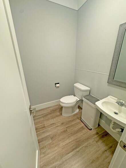 More Photos Of 62 Brookwood Ave, Santa Rosa Medical For Sale