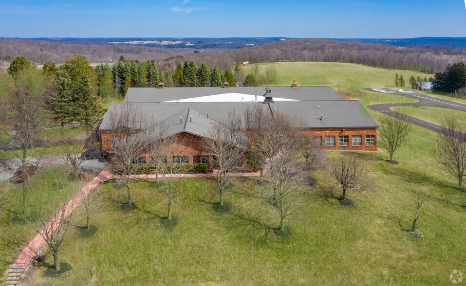 More Photos Of 37 Colonel Lindbergh Ln, Moscow Airport For Sale