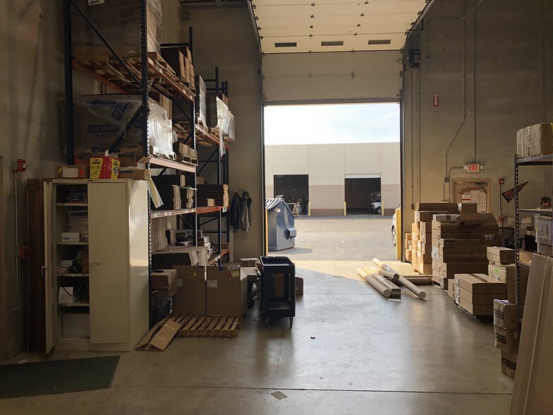 More Photos Of 9850 W 190th St, Mokena Light Distribution For Lease