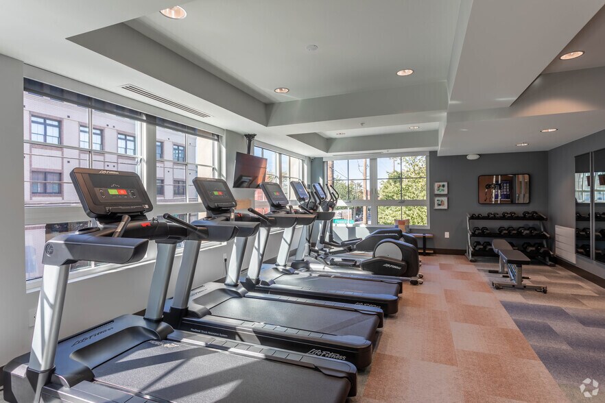 More Photos Of 120 E 5th Ave, Columbus Apartments For Lease