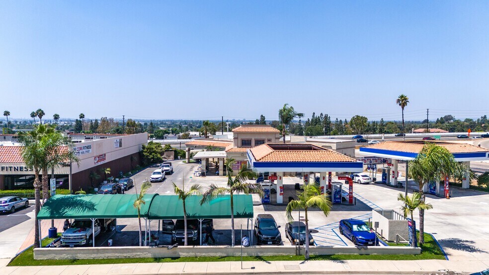 More Photos Of 2700 N Santiago Blvd, Orange Service Station For Sale