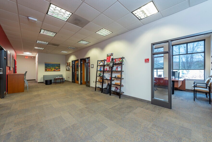 More Photos Of 36 Montford Ave, Asheville Office For Sale
