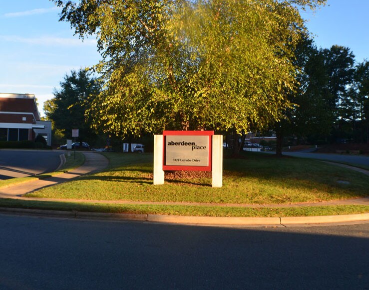 More Photos Of 3120 Latrobe Dr, Charlotte Showroom For Lease