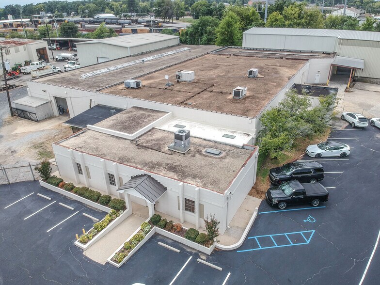 More Photos Of 912 29th Ave, Tuscaloosa Warehouse For Sale