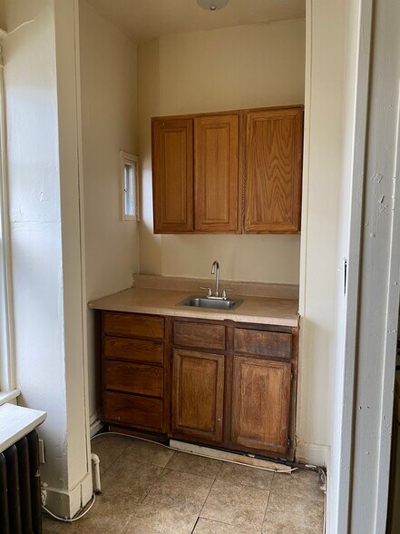 More Photos Of 38 S Main Ave, Albany Multifamily For Sale