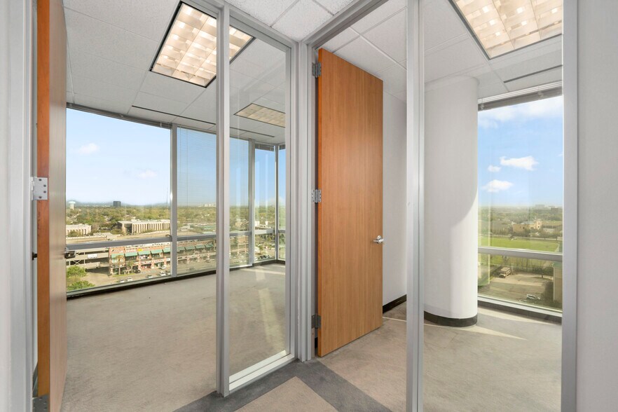 More Photos Of 9999 Bellaire Blvd, Houston Medical For Lease