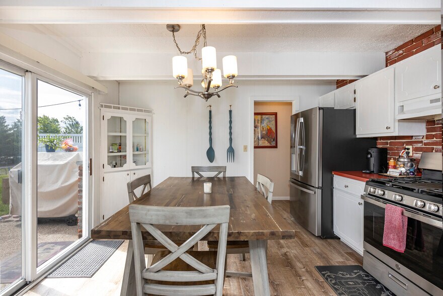 More Photos Of 6100 M-68 Hwy, Indian River Hotel For Sale