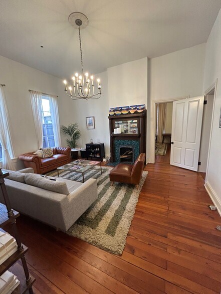 More Photos Of 1307 6th Ave N, Nashville Office For Lease