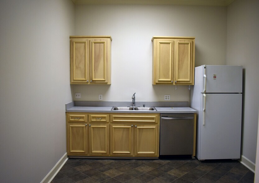 More Photos Of 2908-2910 Poston Ave, Nashville Office For Sale