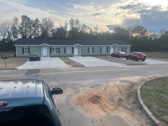 More Photos Of 106 Ronald Pride Blvd, Fort Valley Specialty For Sale