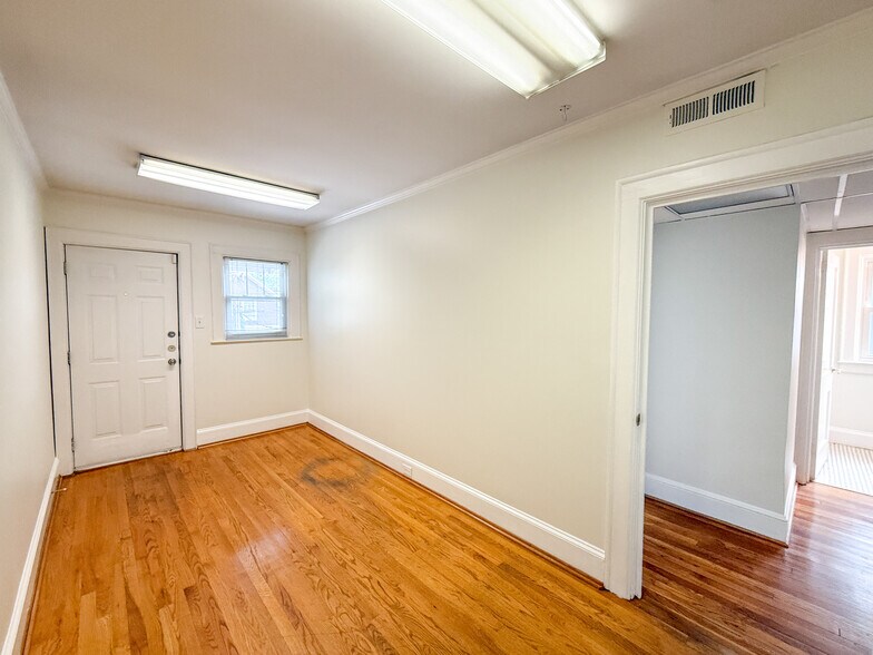More Photos Of 1204 The Plaza, Charlotte Office For Lease