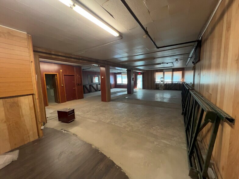 More Photos Of 2 S Plank Rd, Newburgh Warehouse For Sale