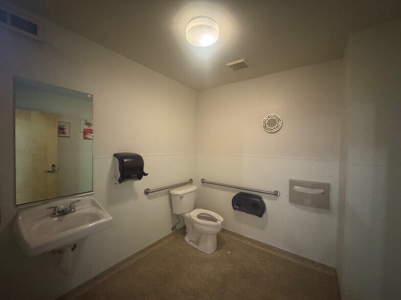 More Photos Of 455-475 I St, Arcata Storefront Retail Office For Lease