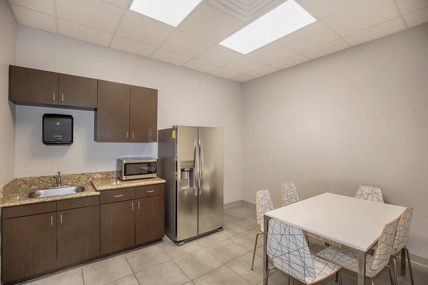 More Photos Of 1201 Butler Rd, League City Warehouse For Sale
