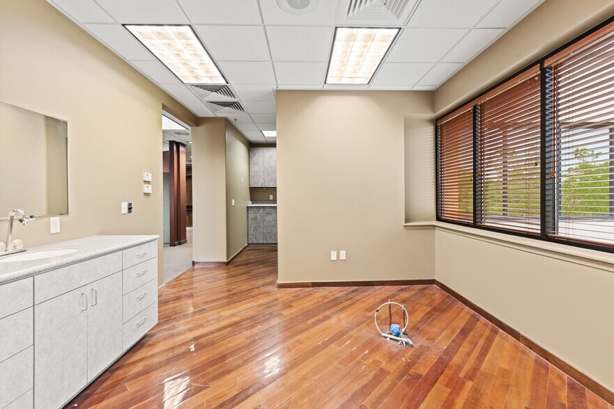 More Photos Of 7555 S Center View Ct, West Jordan Medical For Sale