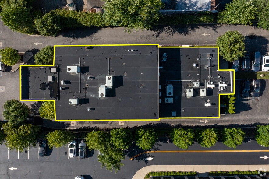 More Photos Of 214 Wall St, Huntington Medical For Lease