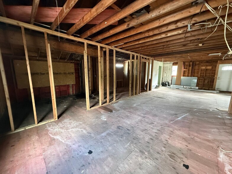 More Photos Of 10 Sidney Ln, Willingboro Freestanding For Sale