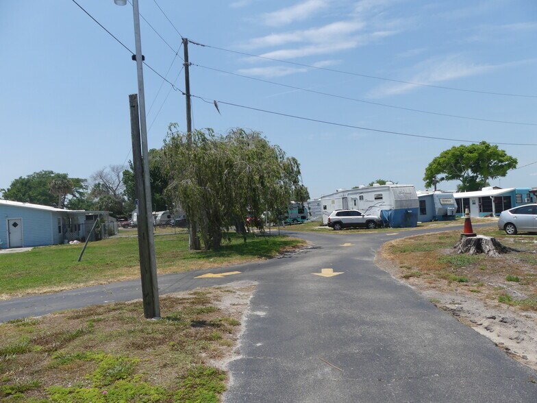 More Photos Of 8951 HWY 78 W, Okeechobee Multifamily For Sale