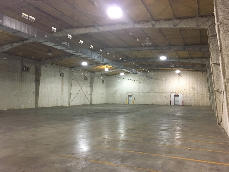 More Photos Of 812 N International Blvd, Weslaco Refrigeration Cold Storage For Lease