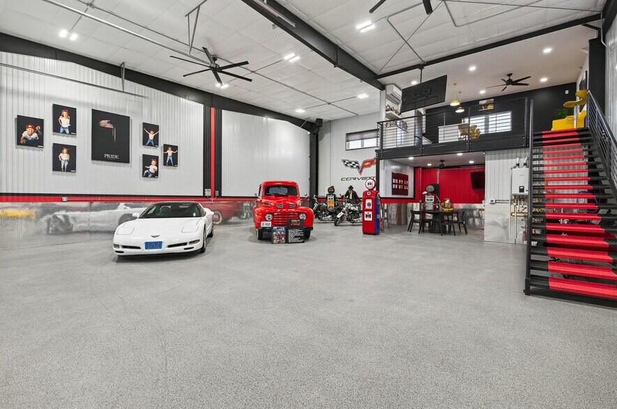 More Photos Of 663 Valerie Ave, Hudson Specialty For Sale