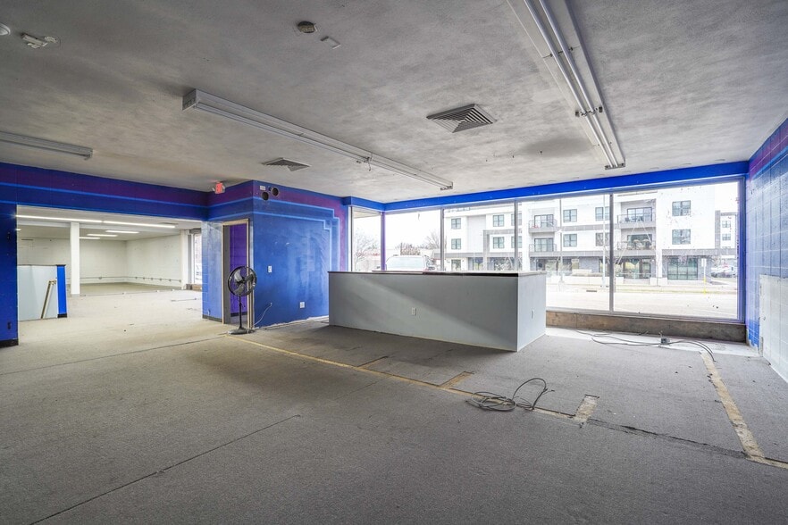 More Photos Of 195-209 Cottage Grove Rd, Madison Storefront For Lease