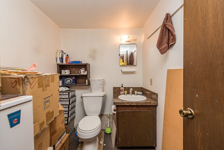 More Photos Of 213 E Washington St, Sequim Storefront Retail Office For Sale